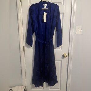 NWT 100% Silk Cabernet Deep Blue Floral Robe Floor Length